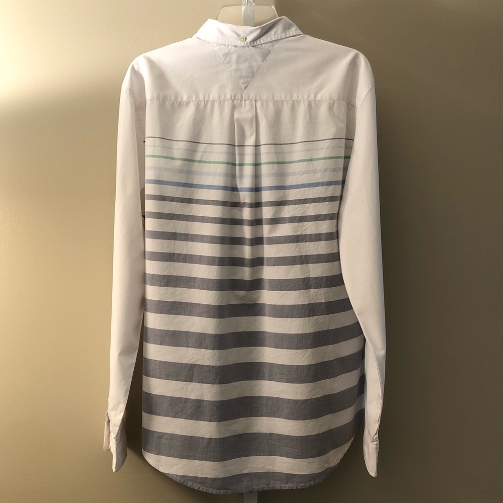 Tommy Hilfiger Men's White and Gray Striped Shirt
Size L - Picture 2 of 6
